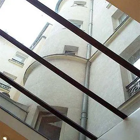 Des Métallos 3* Parigi